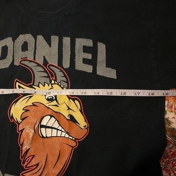 𝅺gildan Daniel Bryan Tshirt size Medium - Picture 8 of 8